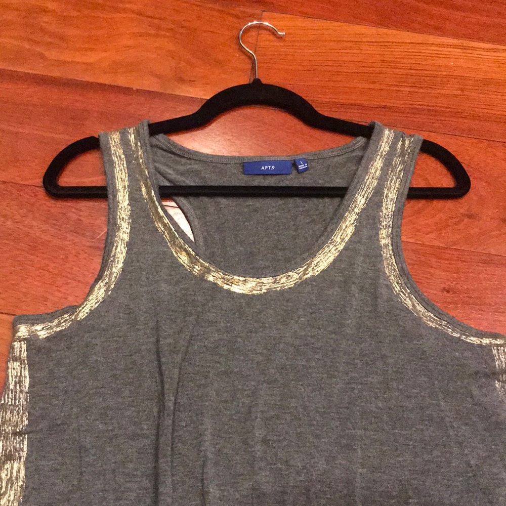 Apt. 9 Razorback Tank - Picture 2 of 4